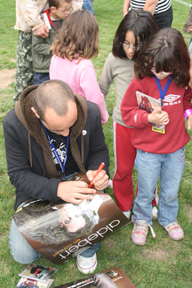 Aldebert au contact des enfants malades